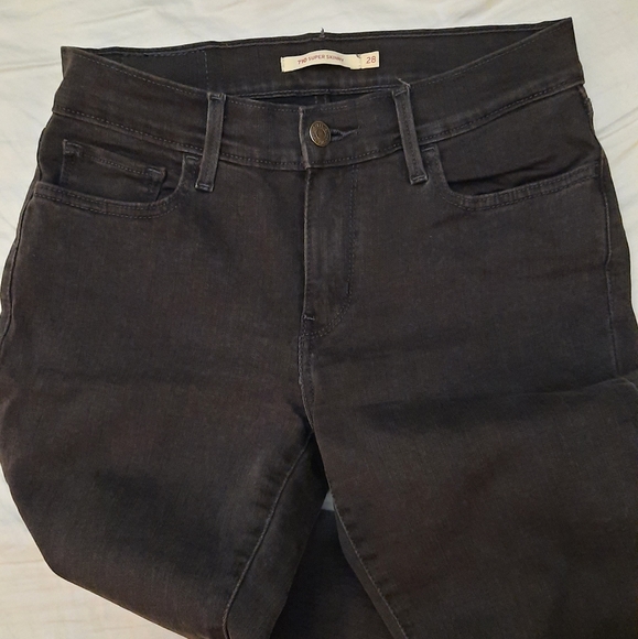 Levi Strauss Women's Skinny Jeans - Picture 5 of 7